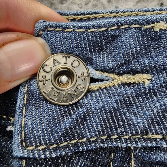 Cato Shorts Womens 18 Blue Stretch Mid Rise Denim Jean *GUC* - Picture 3 of 13